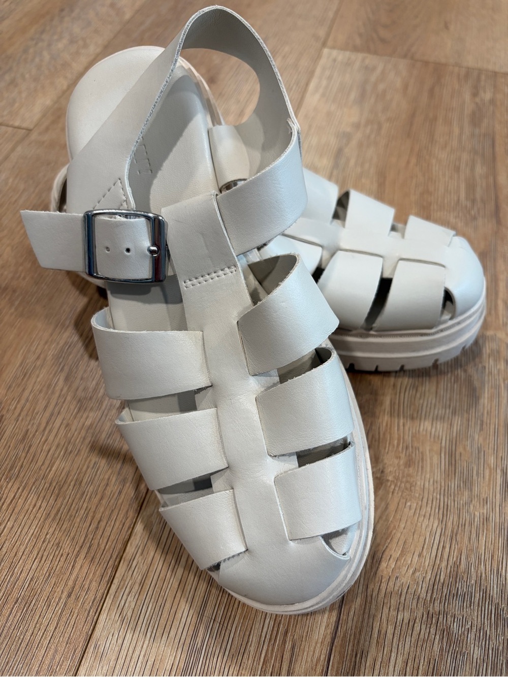 Old Navy White Fisherman Sandals Chunky Platform Buckle Leather Size 6 Women